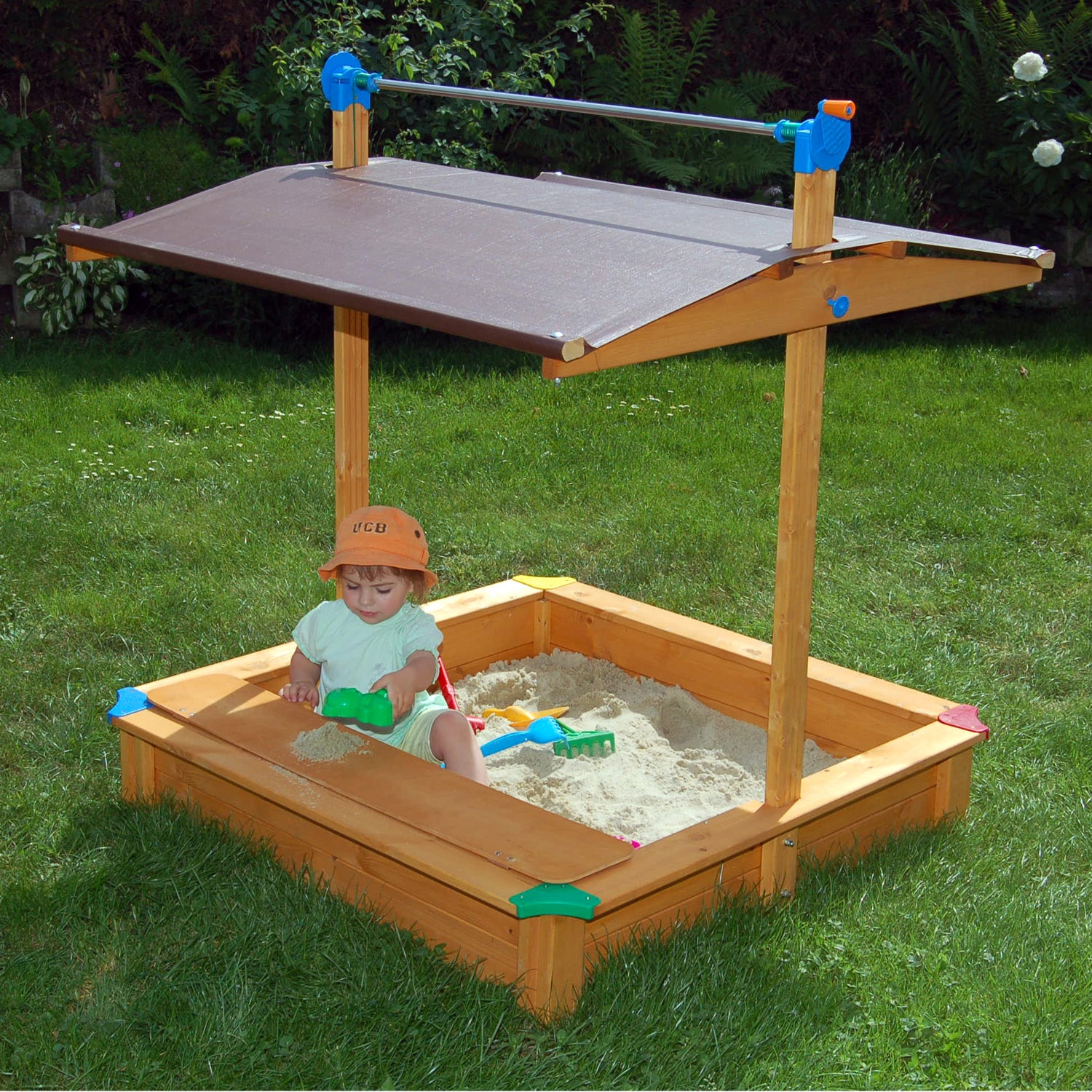 Exaco Felix Sandbox With Adjustable Roof