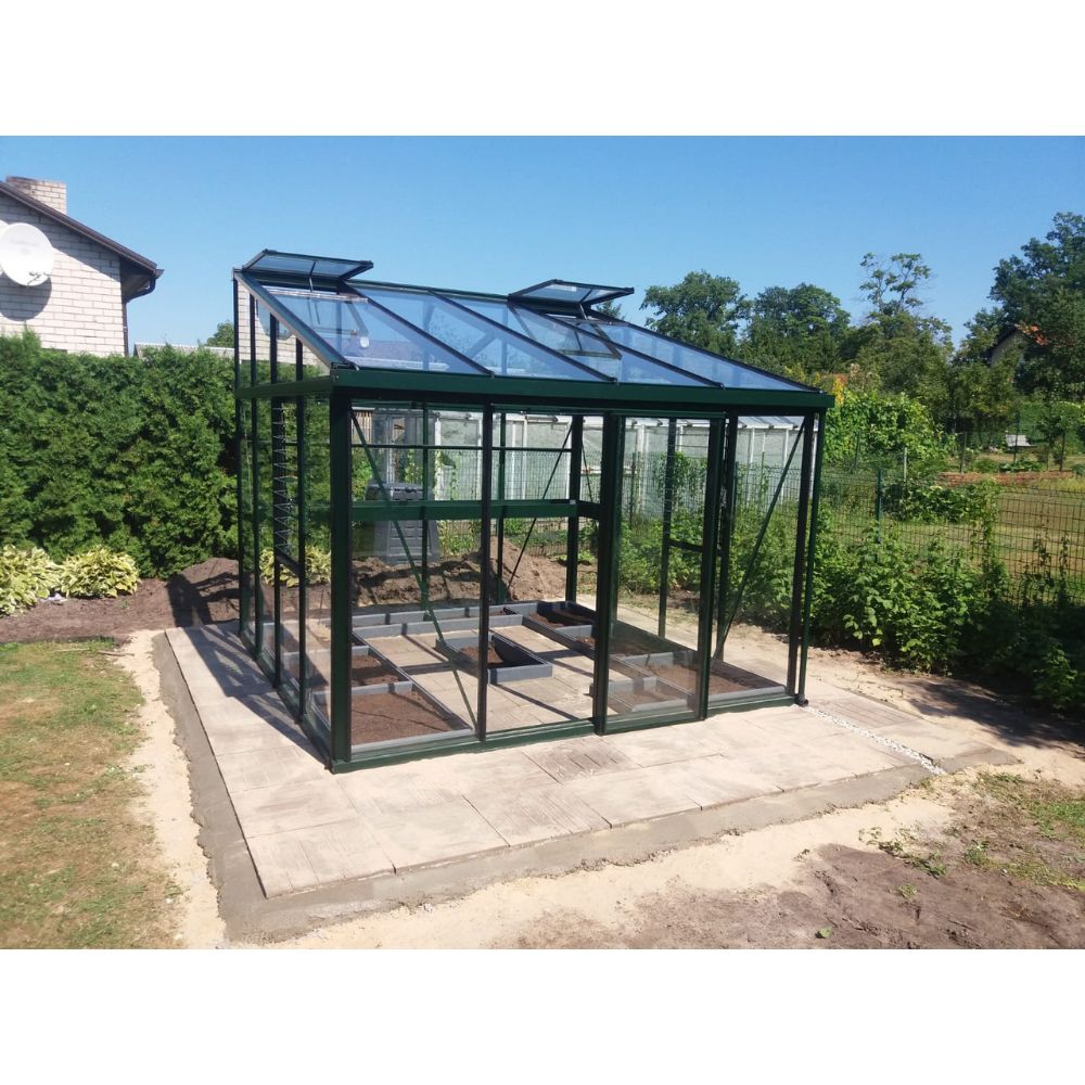 Janssens Modern Greenhouse